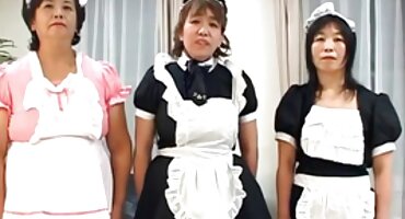 phim sex hiếp dâm cô dâu Emily được phim zes fucked bởi một anh chàng da đen trên giường.
